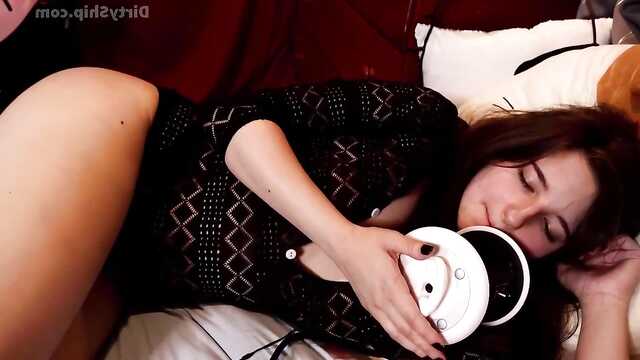 Выступление в очаровательном нижнем белье: смотри!