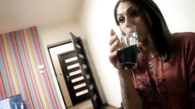 Друзья сумели победить соседа в ЖМЖ.