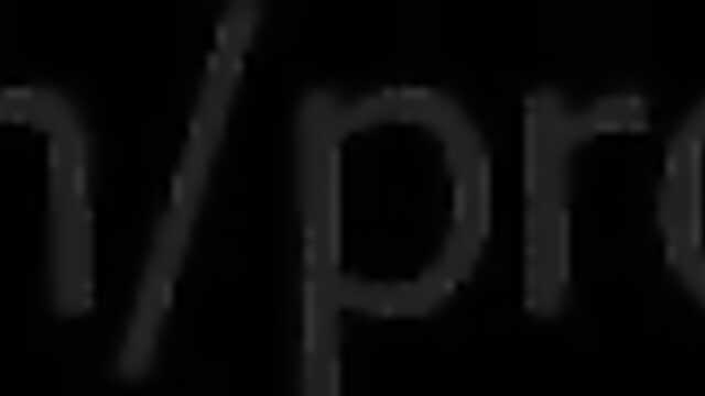 Красотка научилась платить такси пилоткой.