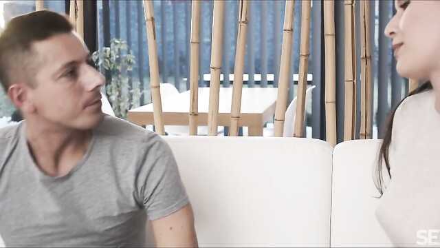 Wyłącz telewizor i zwróć uwagę na cipkę Laski