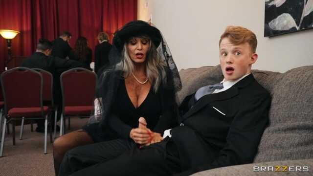 Жаңа секс-шоу Порно көру үшін дірілдеу