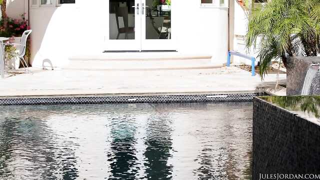 Im twardszy Anal, tym silniejszy orgazm Brunetki