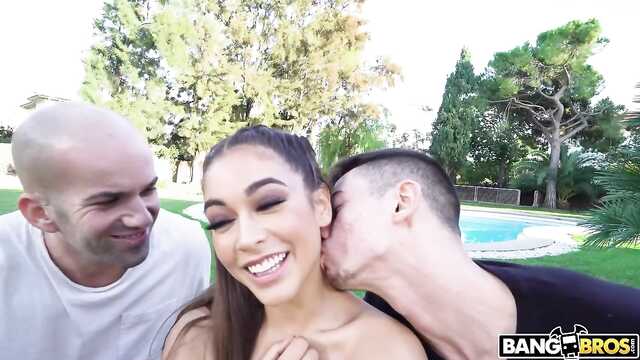 Яркое очарование латинского танца для двоих.