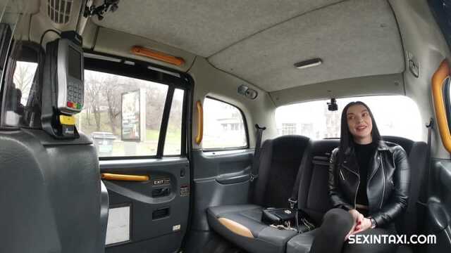 Zarobiła pieniądze uprawiając seks z taksówkarzem