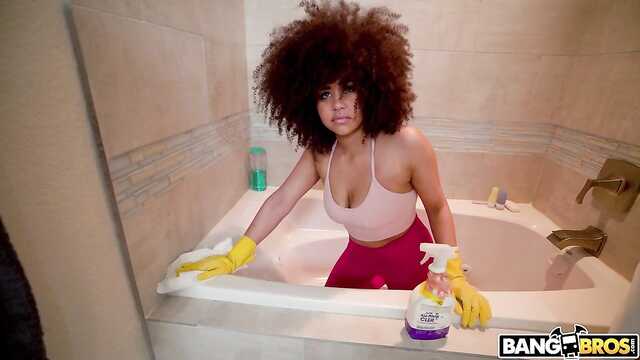 Превращение горничной в рака за деньги