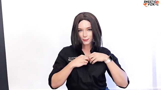 Девка готова за Айфон сделать все!