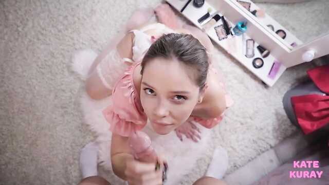 Очарование бабы с анальной заглушкой: Член как камень.