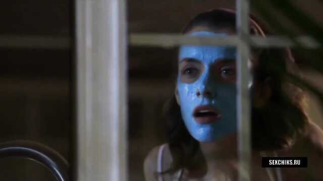 Романное захватывающее сражение: писательница и связанная девушка