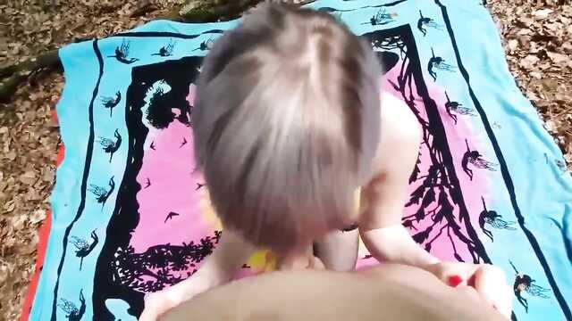 Leśniczy ma straszne szczęście, pieprzy rosyjską kobietę na skraju lasu