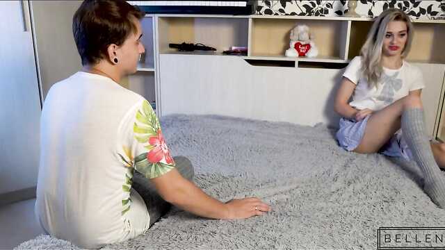 Podczas gdy mąż jest w pracy, małżonek wygrzewa się na fallusie kochanka