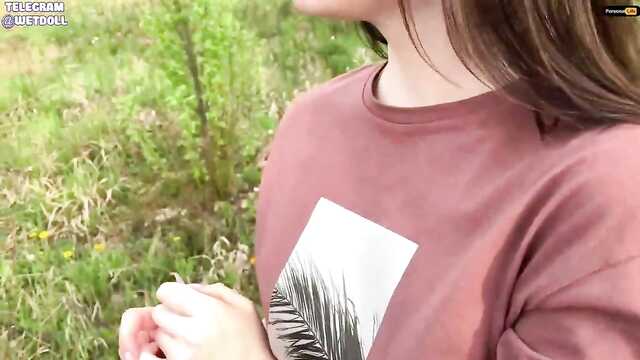 Za kilka monet zgodziła się ssać w naturze przy pick-upie