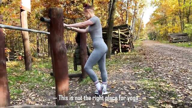 Obiecała nauczyć pickupera jogi, a sama ssała go w krzakach