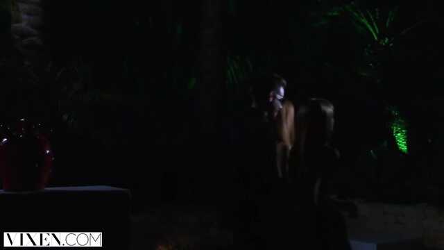 Екі досымен аралдарда керемет демалыс