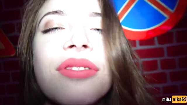 Мас подружка қалайды минет және мүшесі дымқыл жарықтар