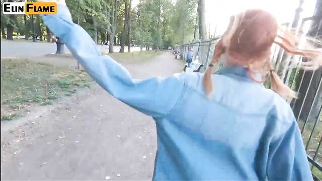 Прекрасный аттракцион: сочный минет рыжей биксы.