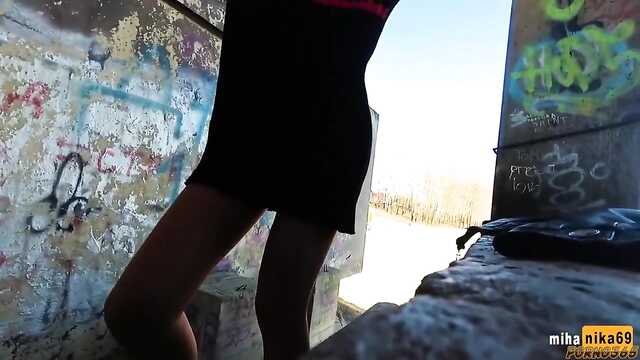 Frostbitten nose when sucking a guy under the bridge