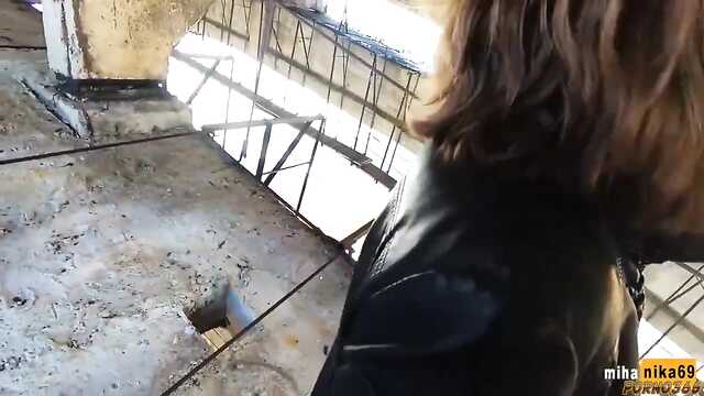 Frostbitten nose when sucking a guy under the bridge