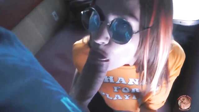 Девушка приняла вызов: трахнуться в поезде с незнакомцем.