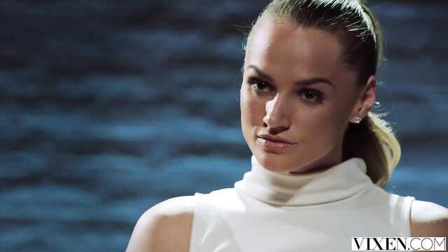 Опасная блондинка: Смелые подвиги!