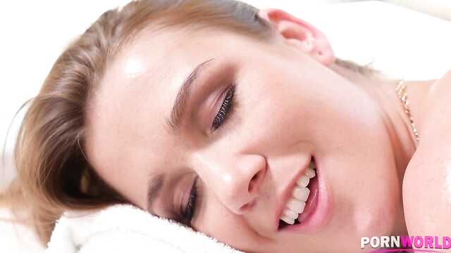 Masaż z podwójną penetracją dla wysokiej bixie