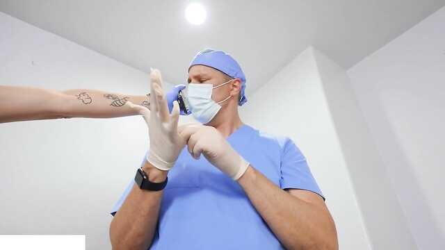 Жалаңаш әйелдердің үлкен фотосуреттері The Sims 4-тегі толқынды шаш