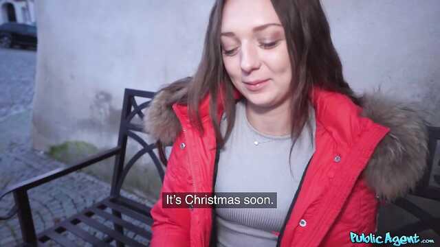 Он ждет, пока я продамся пикаперу за деньги.