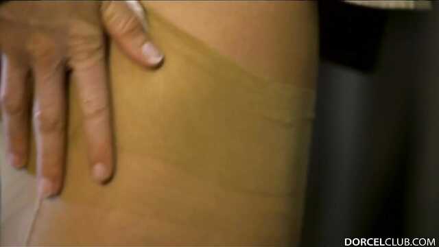 Зрелка Увлекает Парня К Неформальному Сексу