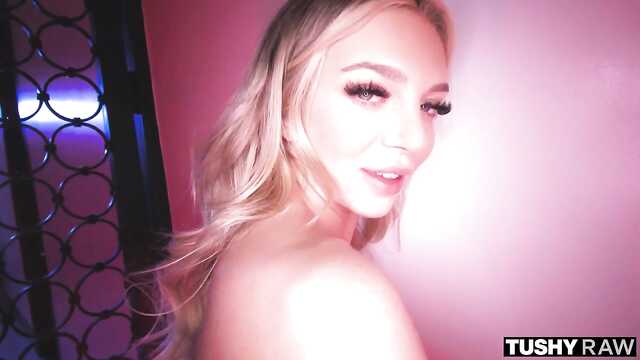 Spread her legs in stockings for anal fucking in the club