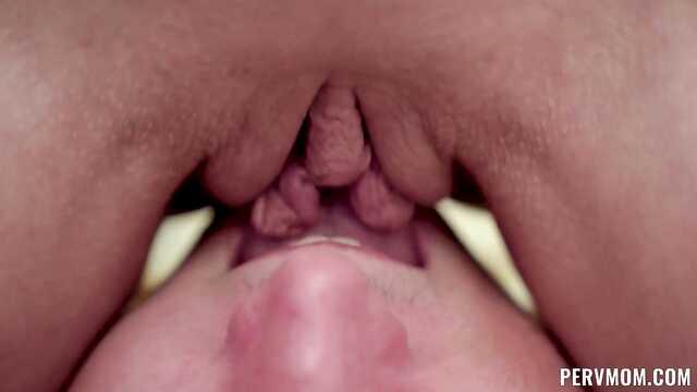 Dojrzała weszła w smak i próbowała szczęścia na guzie chłopca