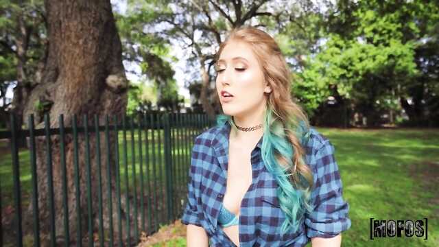 Невероятный трах для жопастой молодухи с незнакомцем.