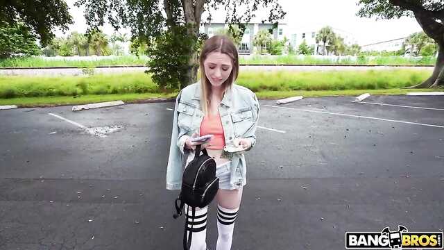 Пикапер выгнал наивную девушку из машины