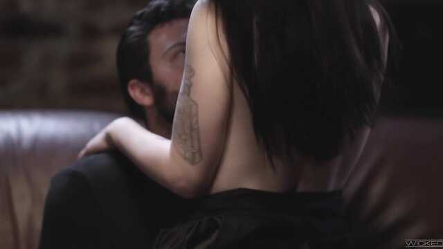 Не Ускользнуть От Хищной Амазонки.