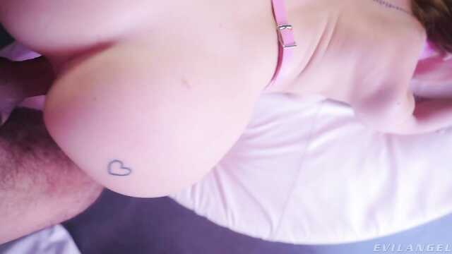 Благословенный лаундж и чудесная девушка - страстный фейерверк.