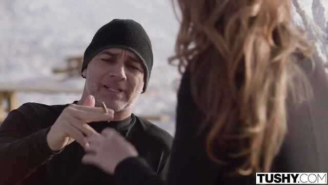 Рыжая: преданность бывшему ебарю.