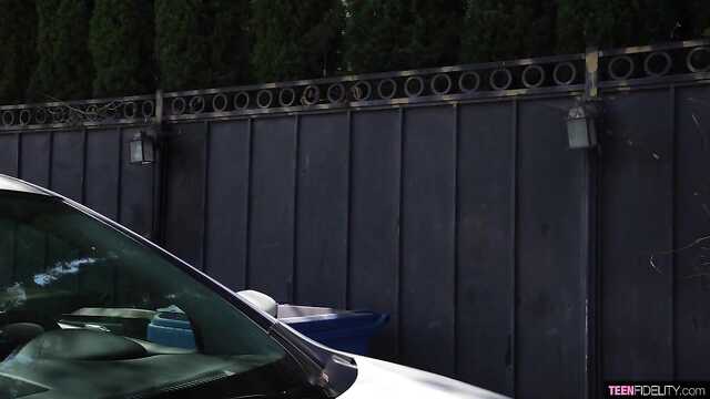 Pas laissé une petite amie en difficulté: baise comme la Dernière fois