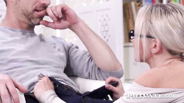 Кездесу аққұбалар бұрынғы жігітпен және тағы да дауылды секс