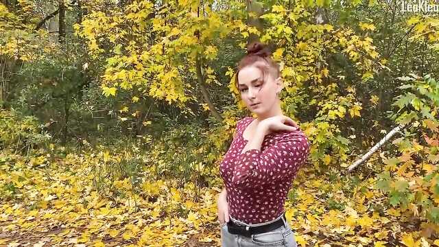 Nigdy nie zrobiła selfie w lesie, poplamiła usta spermą