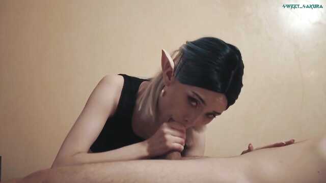 Uszata elfka ćwiczy karmę, ssąc kutasa