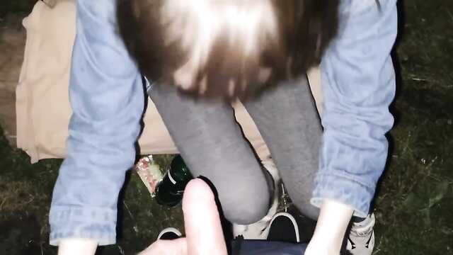 Darmowy sex Oralny na ulicy od pijanej przychylnej nieznajomej