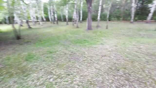 Выводка рыжей на прогулку: отшлепать в тесный задок.