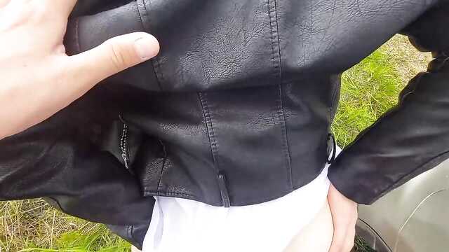 Выводка рыжей на прогулку: отшлепать в тесный задок.