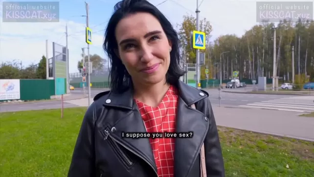 Біреудің есекке сиынып жатқан жеке фотосы