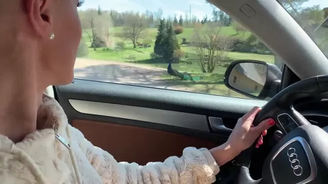 Ротик белокурой леди: маска чуть не сорвалась!