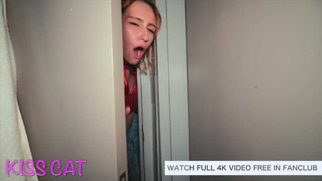 Требует моего члена на День Валентина!