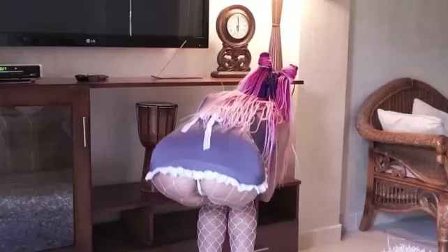 Извини, дорогая, но поступки хозяйки мне ближе