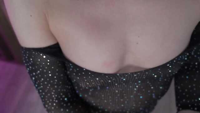 Dziewczyna w erotycznej bieliźnie wystawiła Tyłek do analnego ruchania