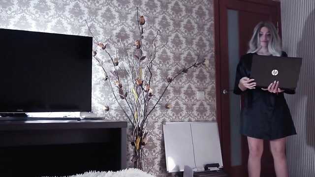 Дружина зняла халатик для пристрасного сексу з чоловічком