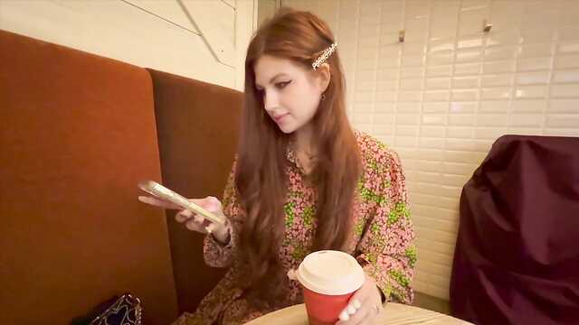 Девушка дарит парню незабываемое удовольствие.