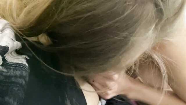 Сексуальная девушка: соблазн и взаимоотношения.