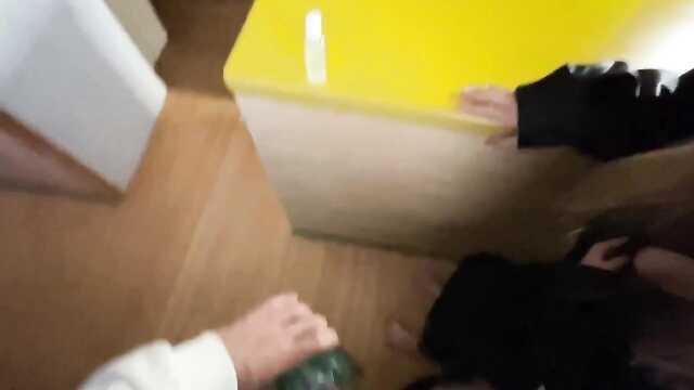 Милая Девушка: Одежда и Вагинальный Прорыв